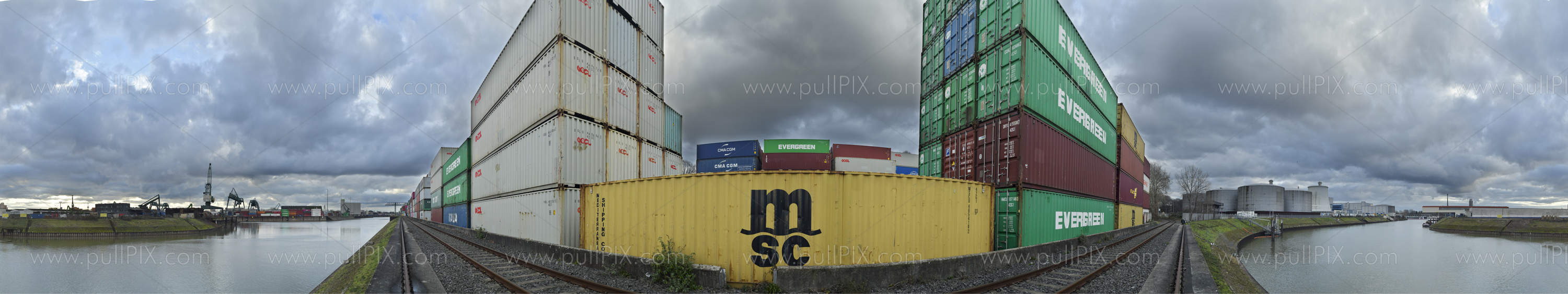 Preview Container im Hafen.jpg